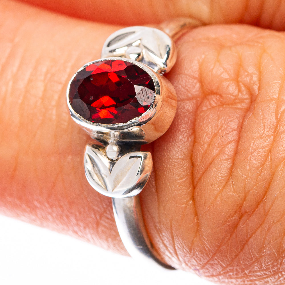 Garnet Dainty Ring Size 6.25 (925 Sterling Silver) R145052