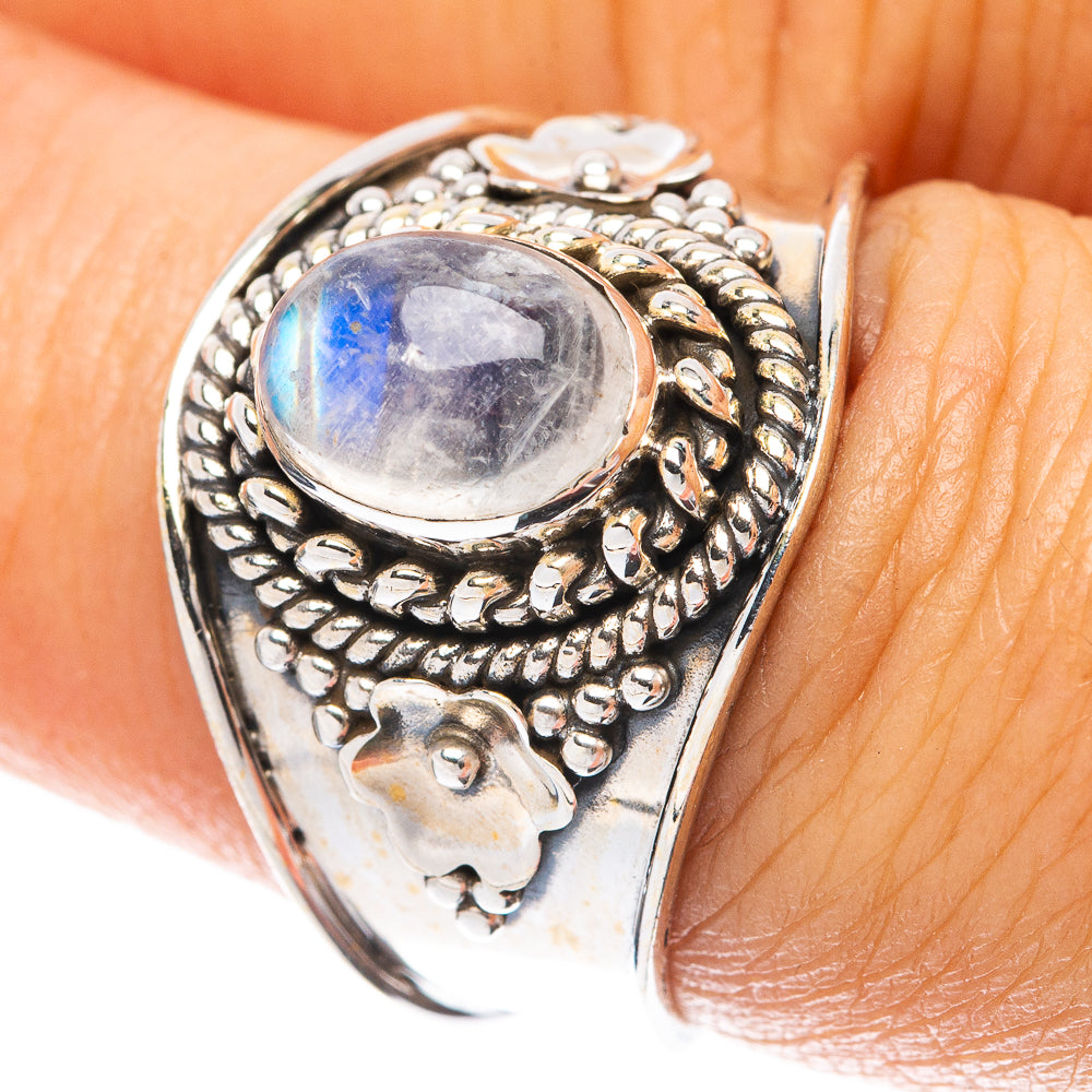 Rainbow Moonstone 925 Sterling Silver Ring Size 7 (925 Sterling Silver) R5419