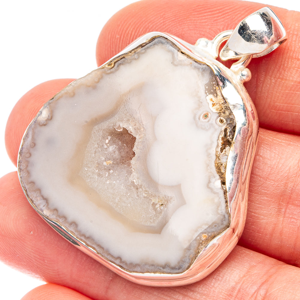 White Geode Slice 925 Sterling Silver Pendant 1 5/8" (925 Sterling Silver) P43673