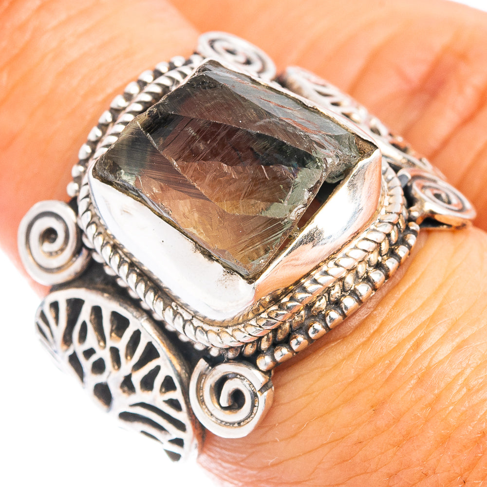 (Classic Series) Green Amethyst Ring Size 6.5 (.925 Sterling Silver)
