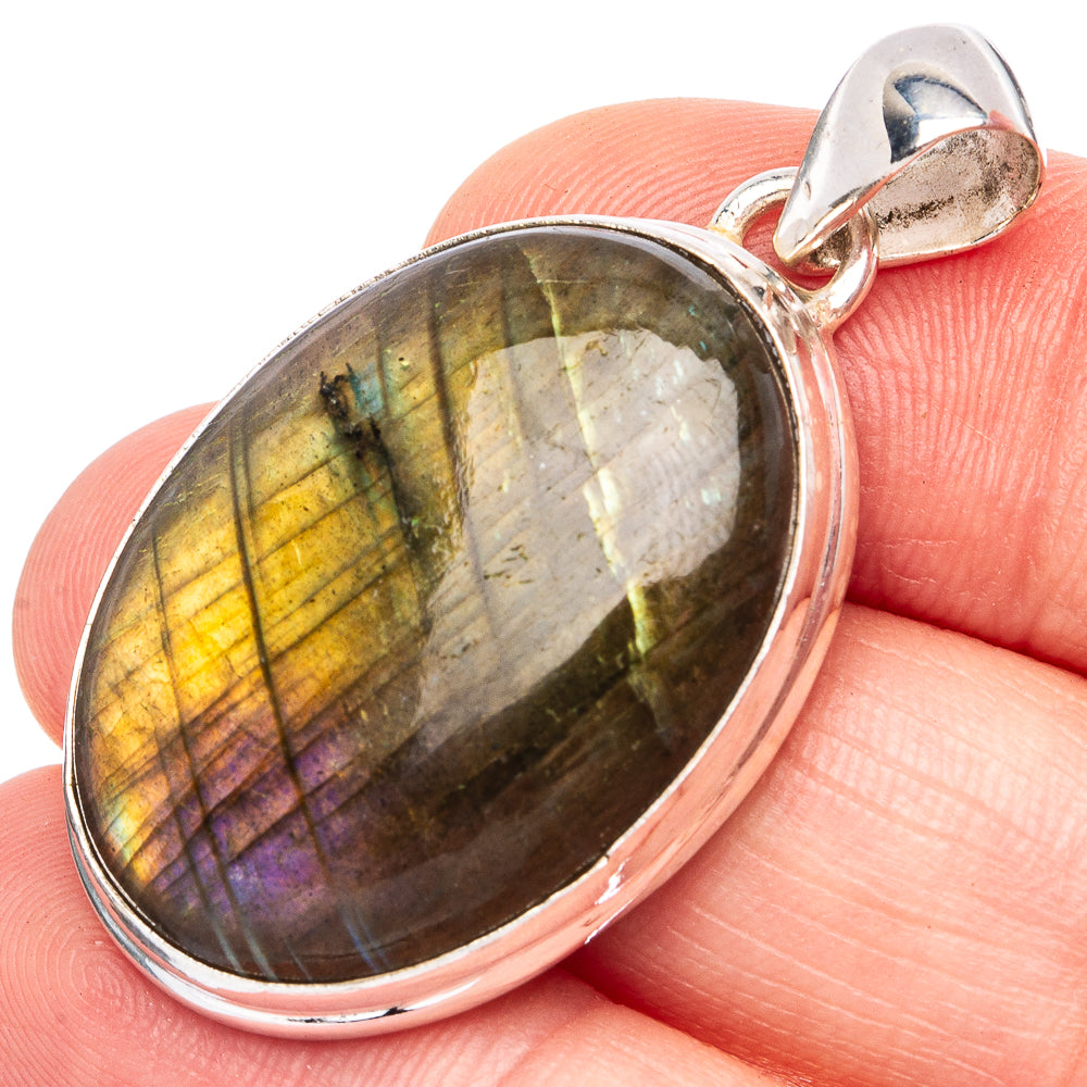 Labradorite Pendant 1 1/2" (925 Sterling Silver) P45159