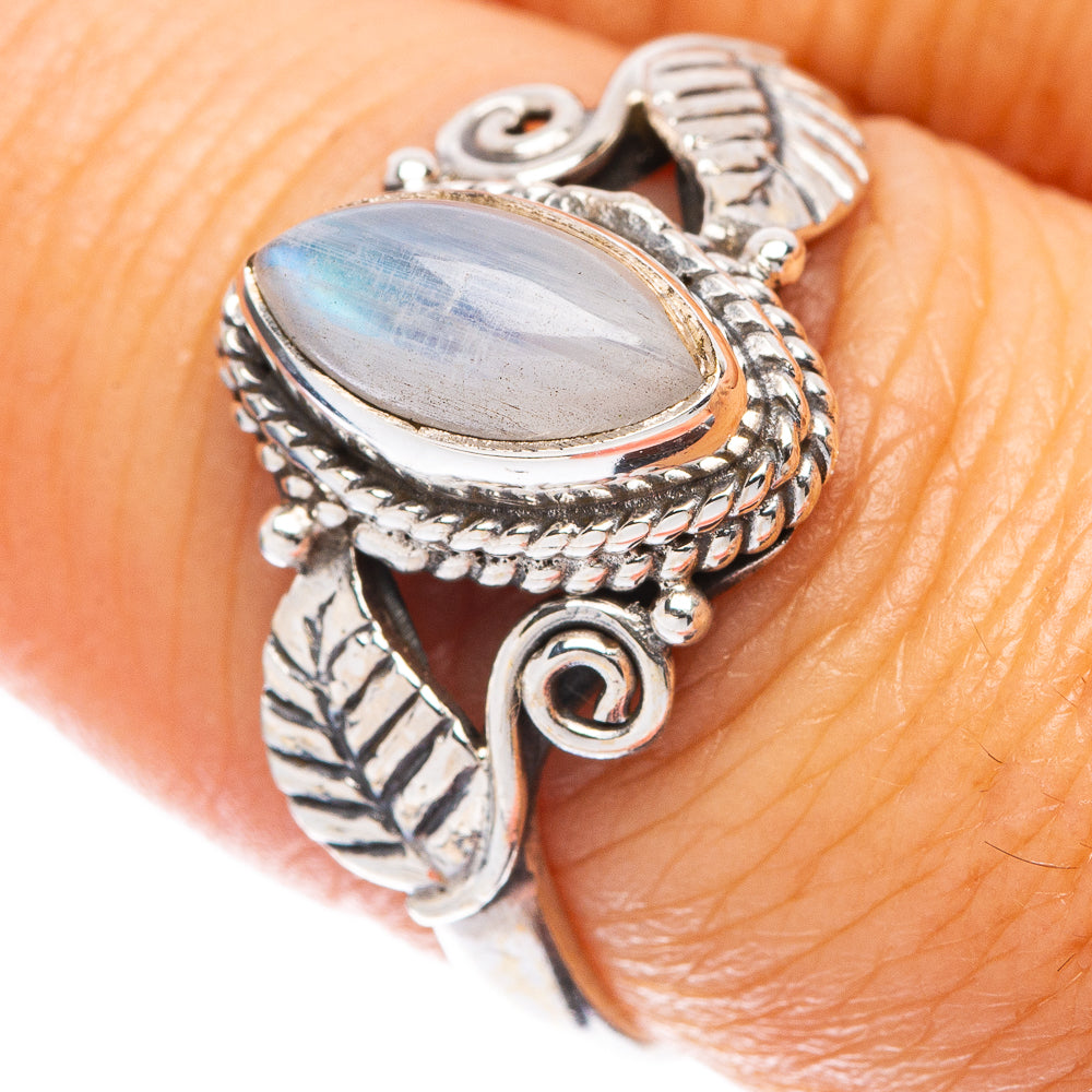 Rainbow Moonstone Leaf 925 Sterling Silver Ring Size 8 (925 Sterling Silver) R5338