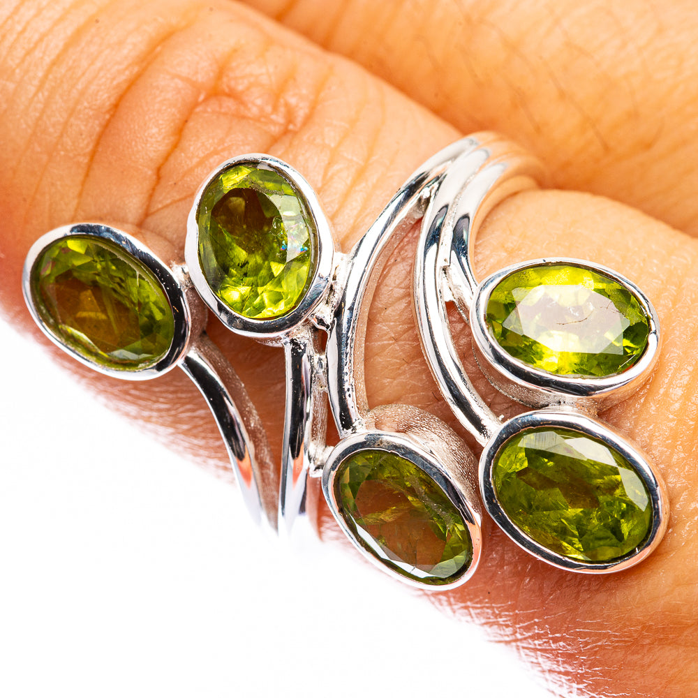 Peridot Ring Size 7.75 (925 Sterling Silver) R142467