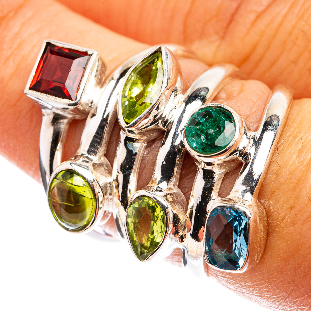 Blue Topaz, Peridot, Zambian Emerald, Garnet Ring Size 6.5 (925 Sterling Silver) R142828