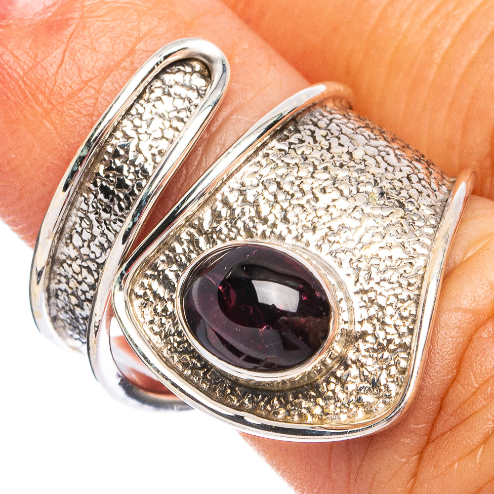 Dainty Garnet Ring Size 6.5 (925 Sterling Silver) R8687
