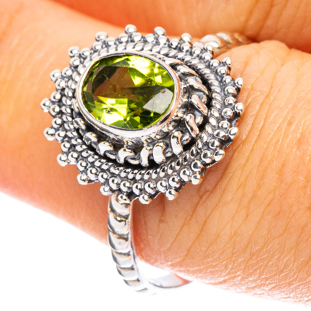 Peridot Ring Size 8.75 (925 Sterling Silver) R8006