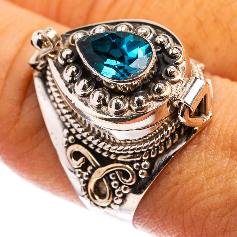 Blue Topaz Ring Size 8.5 (925 Sterling Silver) R142837