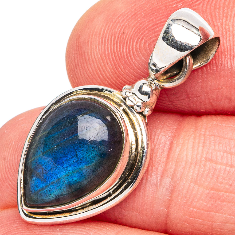 Labradorite Pendant 1 1/4" (925 Sterling Silver) P45535
