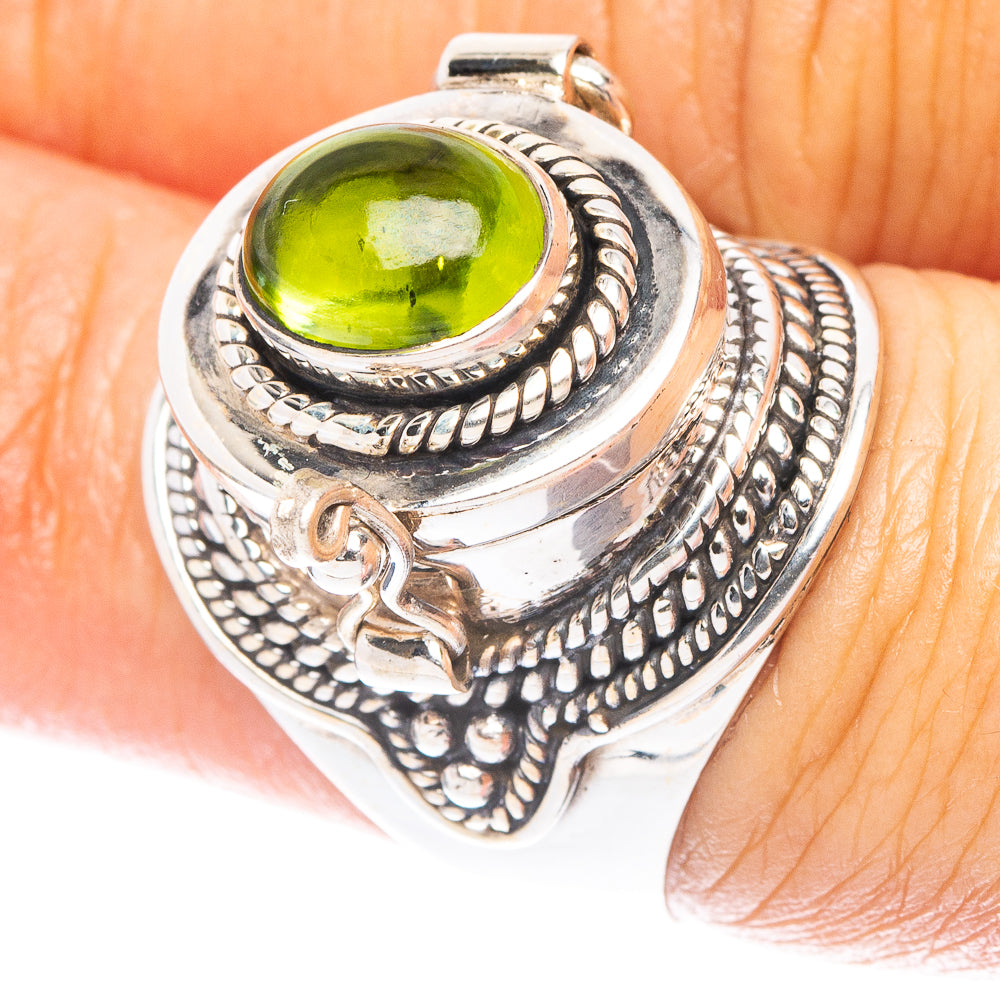 Poison Peridot Ring Size 6.5 (925 Sterling Silver) R6967