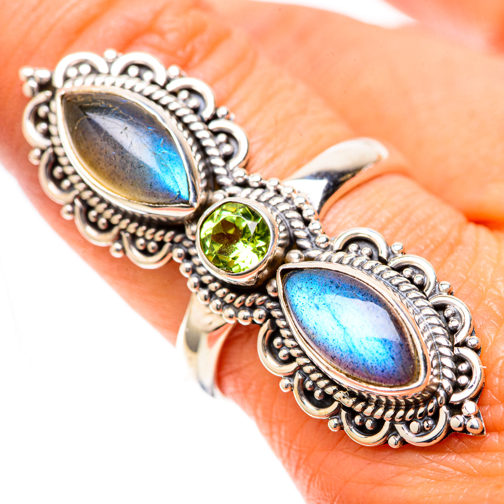Large Labradorite, Peridot Ring Size 9 (925 Sterling Silver) RING137997