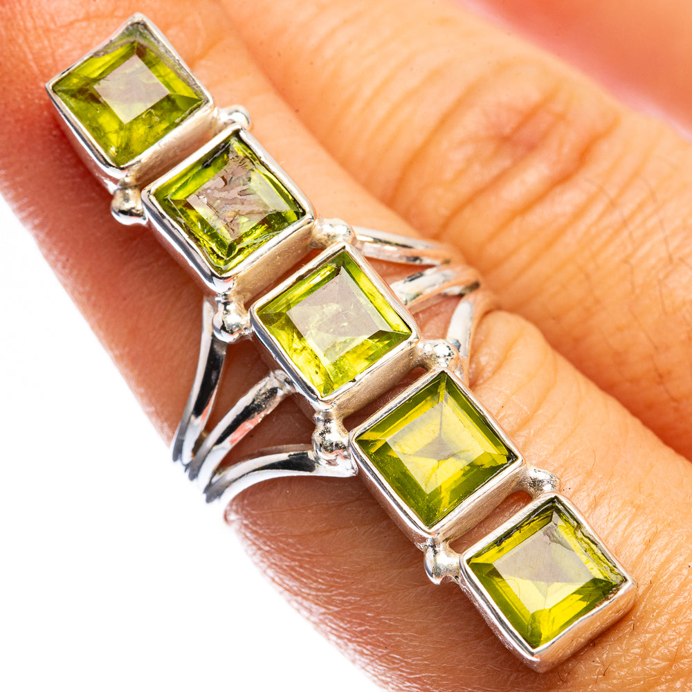 Large Peridot Ring Size 7 (925 Sterling Silver) R142495