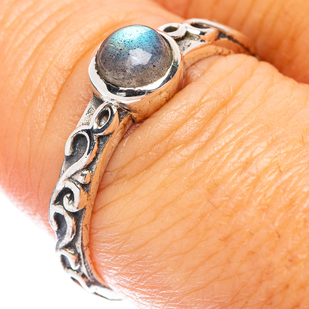 Labradorite Ring Size 7.75 (925 Sterling Silver) R5523