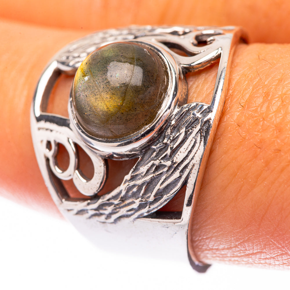 Labradorite Ring Size 9 (925 Sterling Silver) R140559