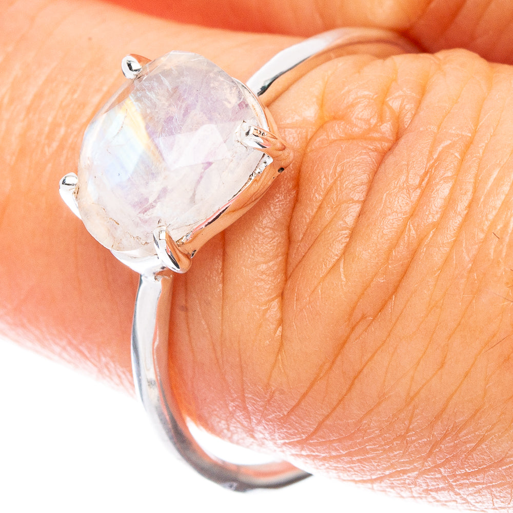 Value Rainbow Moonstone Ring Size 8 (925 Sterling Silver) R7568