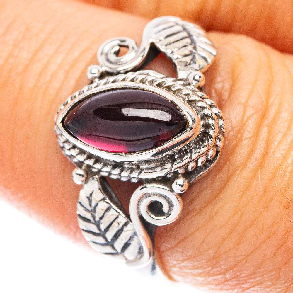 Garnet Leaf 925 Sterling Silver Ring Size 8 (925 Sterling Silver) R5352