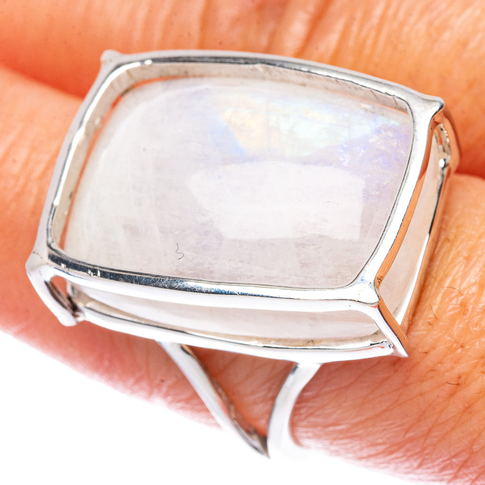 Premium Rainbow Moonstone 925 Sterling Silver Ring Size 8 (925 Sterling Silver) R2657