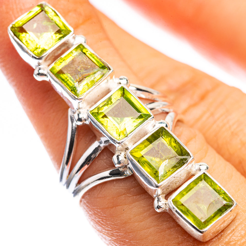Large Peridot Ring Size 7 (925 Sterling Silver) R142469