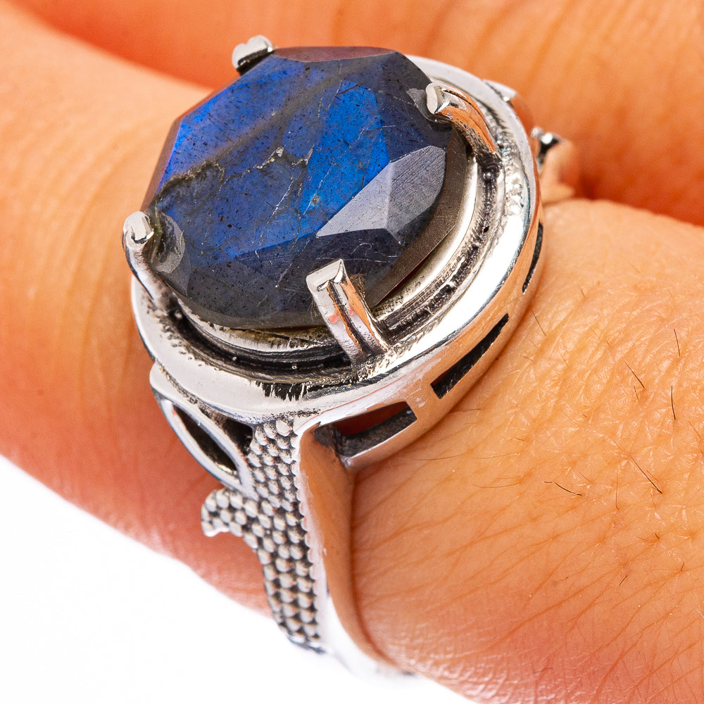 Labradorite Ring Size 7.75 (925 Sterling Silver) R146247