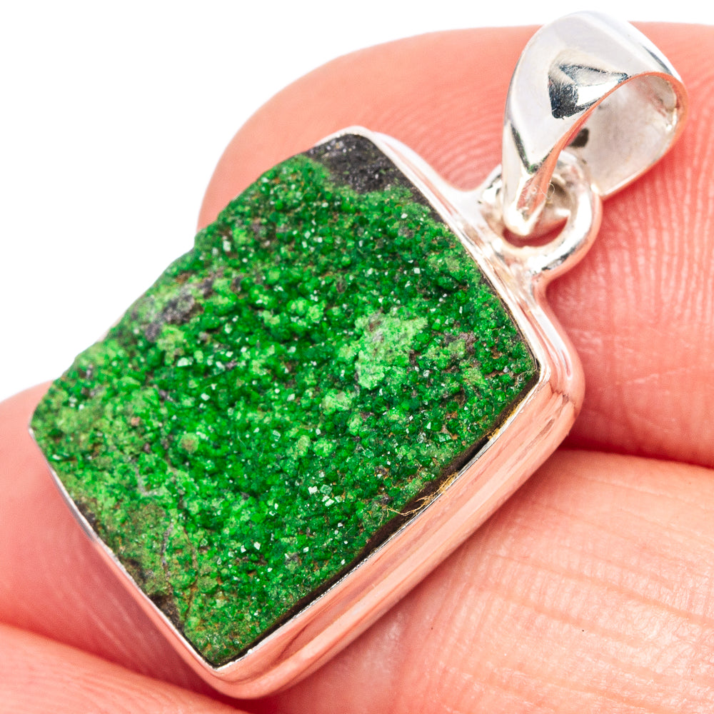 Rare Uvarovite Garnet Pendant 1" (925 Sterling Silver) P42768