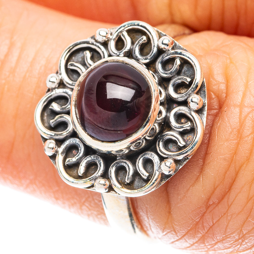 Garnet Ring Size 6.5 (925 Sterling Silver) R5640