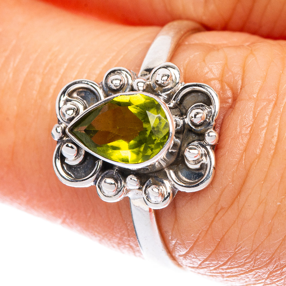 Peridot Dainty Ring Size 6.75 (925 Sterling Silver) R1013