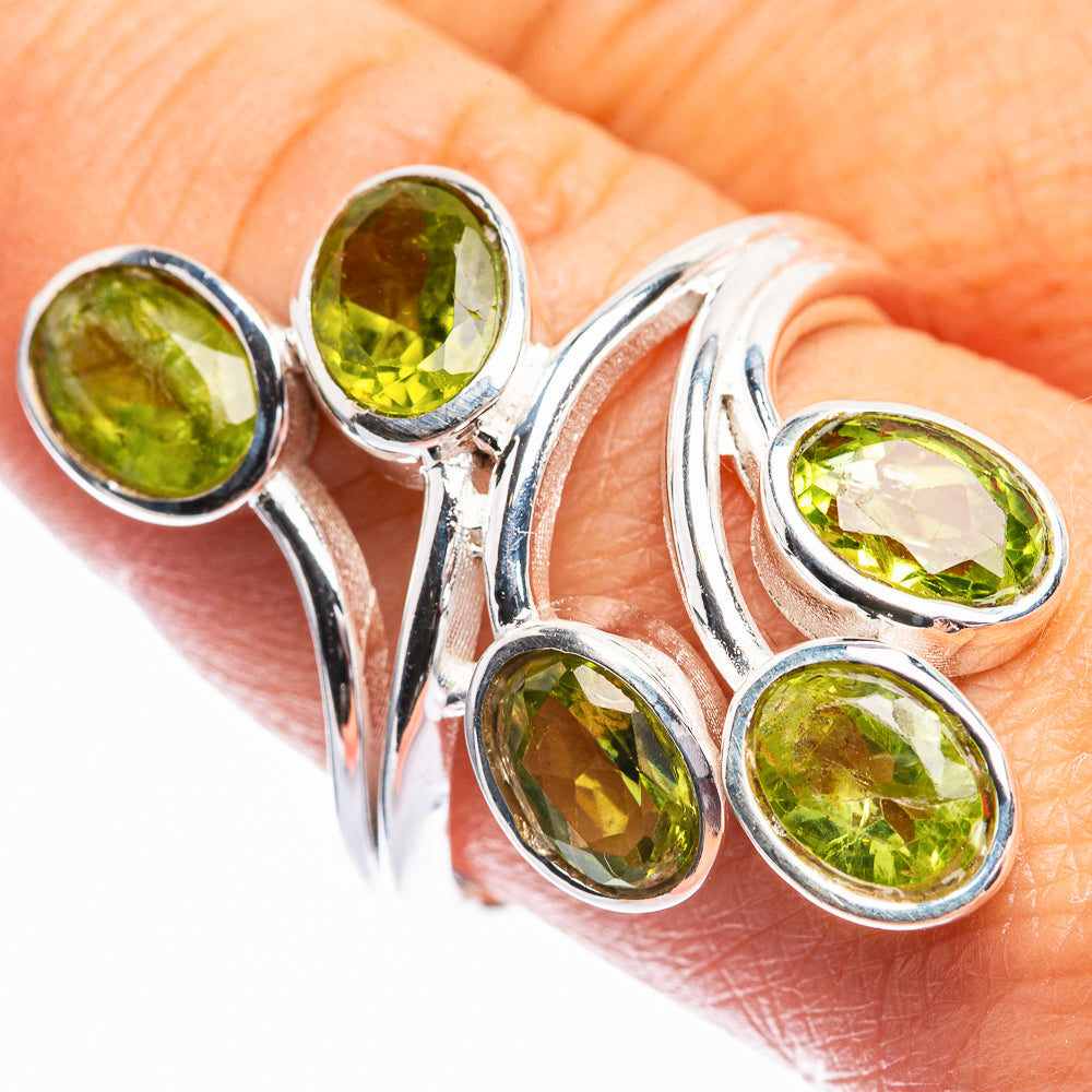 Peridot Ring Size 8.5 (925 Sterling Silver) R142226