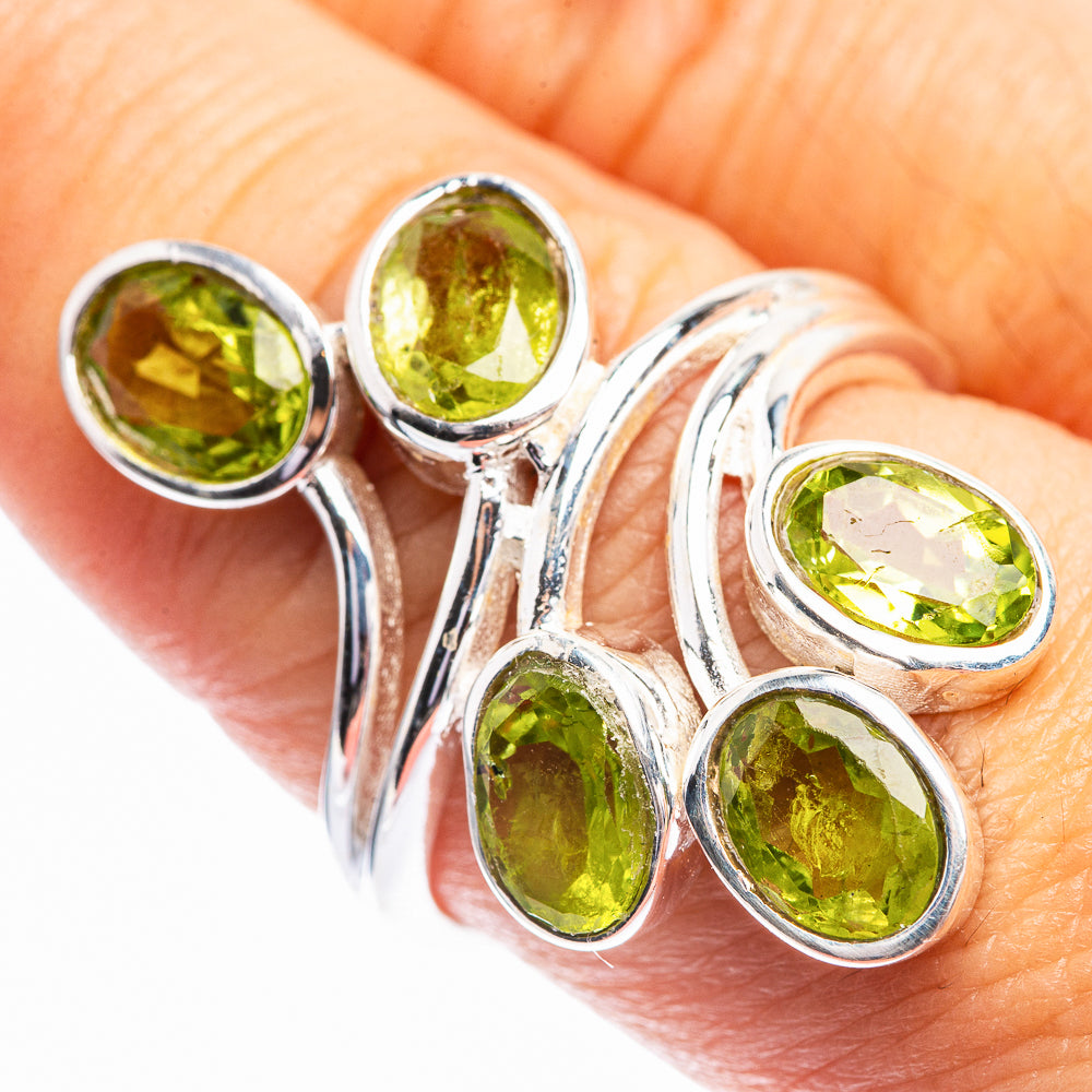 Peridot Ring Size 8.5 (925 Sterling Silver) R141976