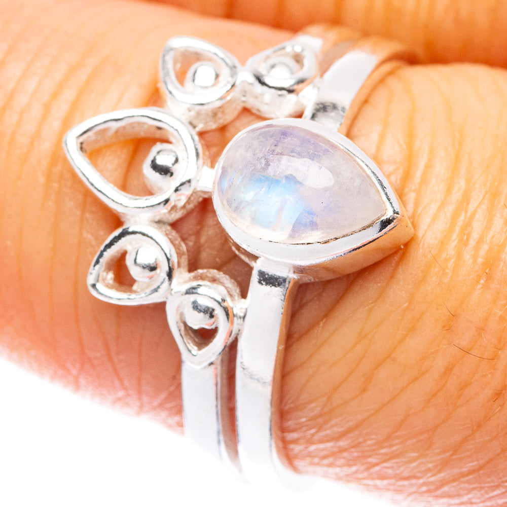 Rainbow Moonstone Ring Size 7.75 (925 Sterling Silver) R5512