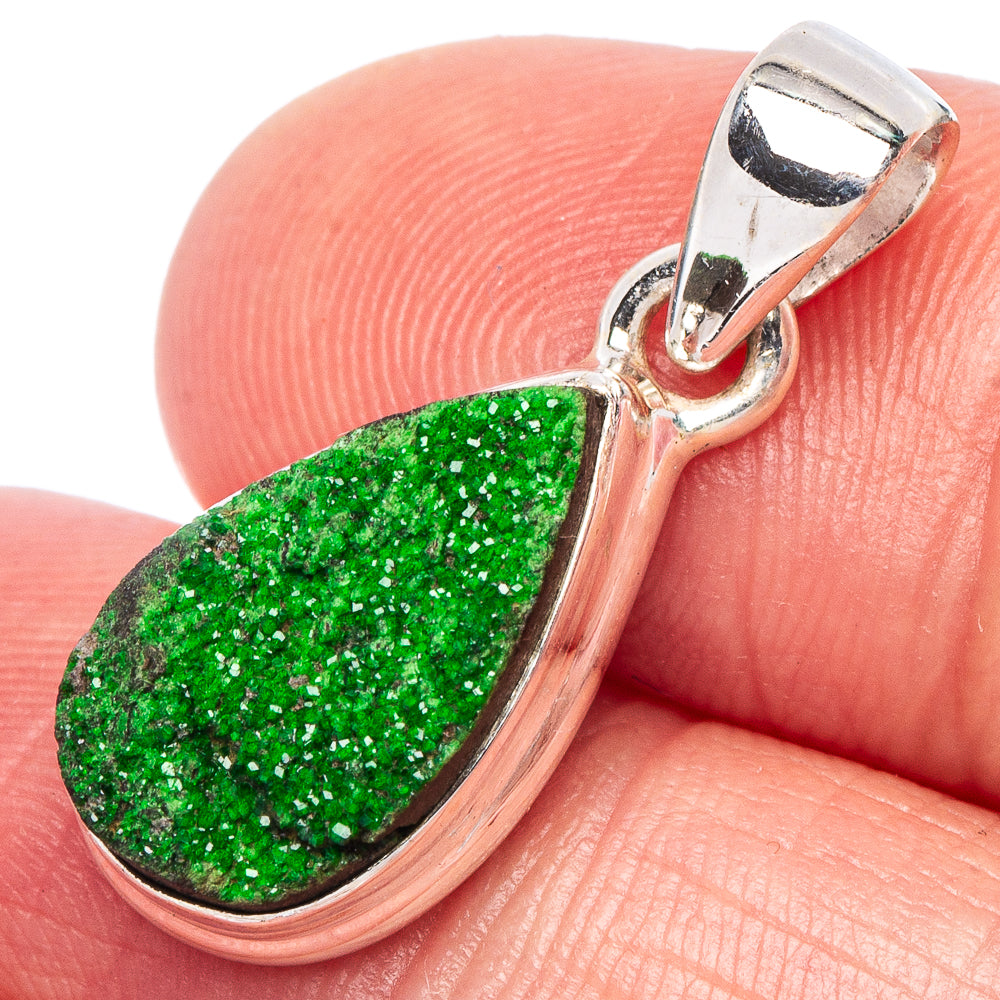Rare Uvarovite Garnet Pendant 1" (925 Sterling Silver) P44219