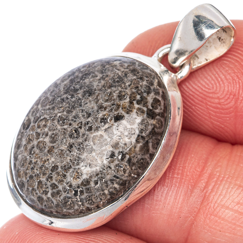 Stingray Coral Pendant 1 1/4" (925 Sterling Silver) P40823