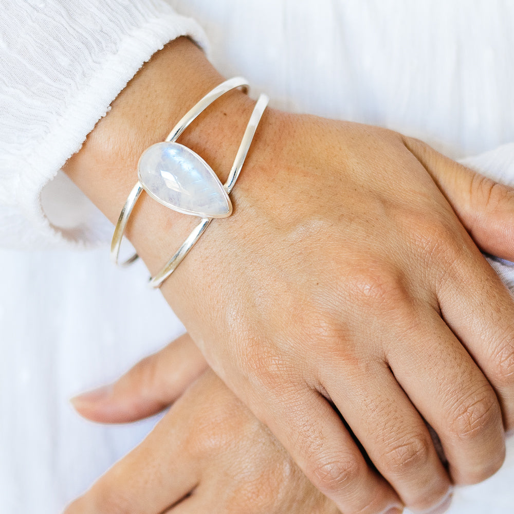 Rainbow Moonstone Cuff Bracelet (925 Sterling Silver) BR90254