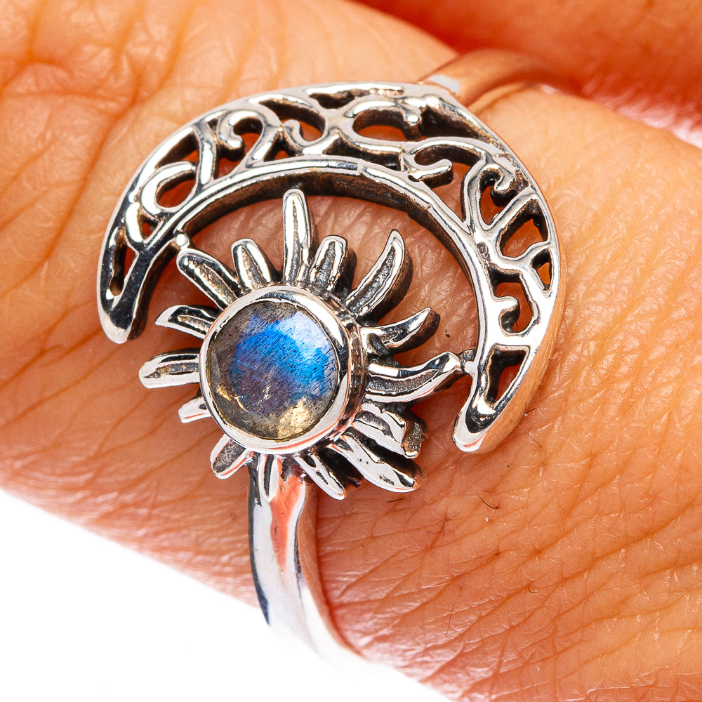 Labradorite Ring Size 8.5 (925 Sterling Silver) R146175