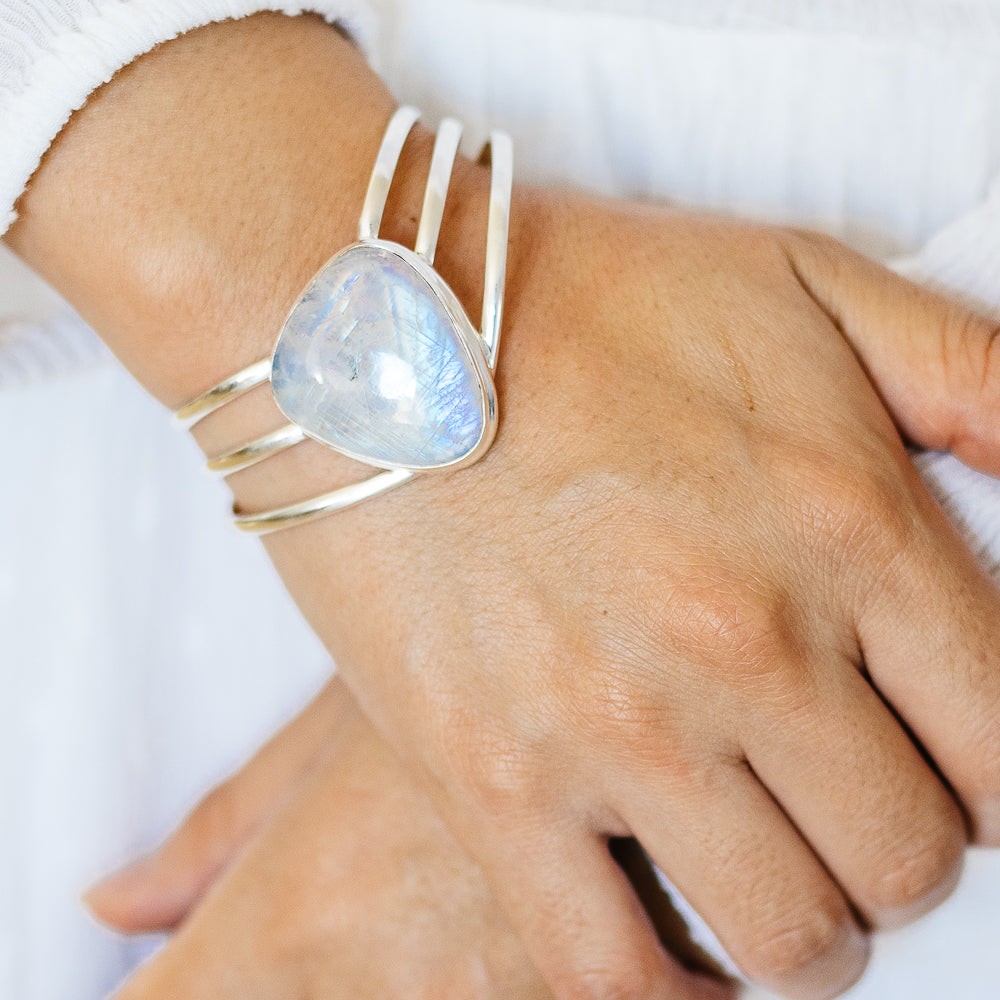 Rainbow Moonstone Cuff Bracelet (925 Sterling Silver) BR90256