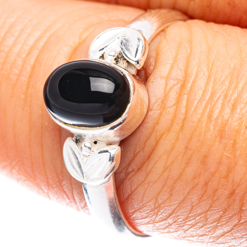 Black Onyx Ring Size 8.25 (925 Sterling Silver) R5577