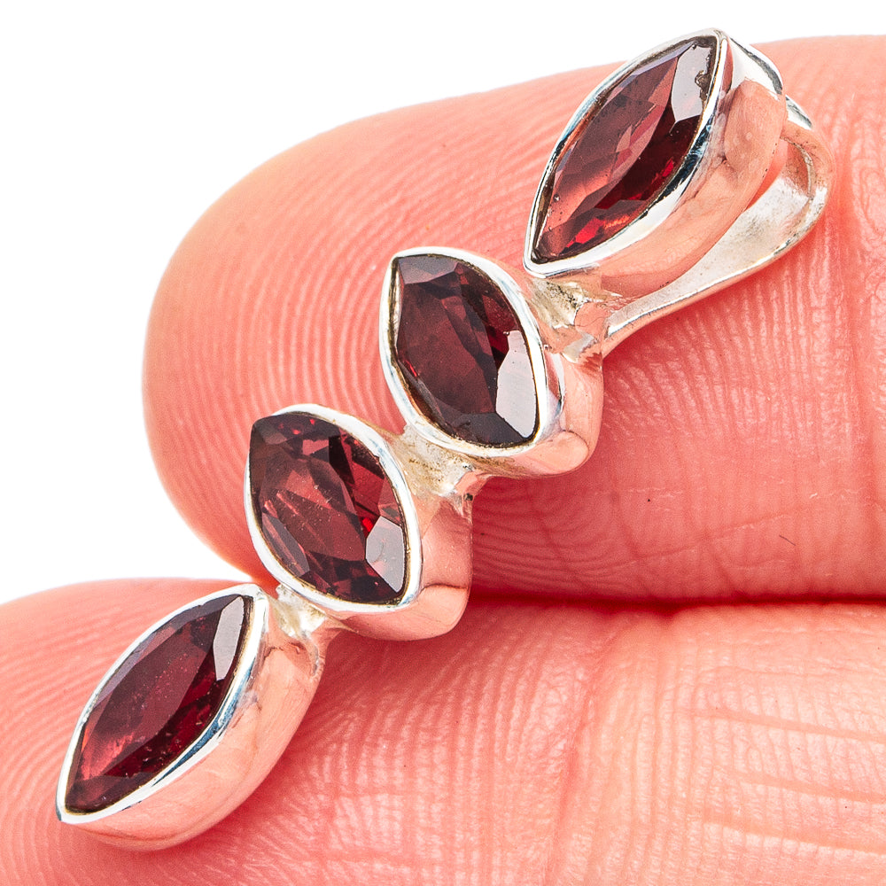 Garnet Pendant 1 1/8" (925 Sterling Silver) P45394