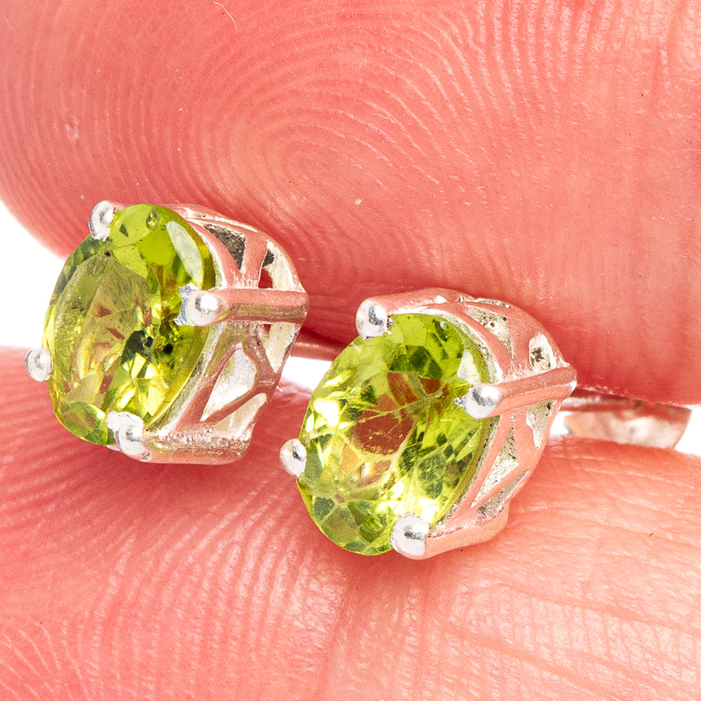 Peridot Dainty Earrings 1/4" (925 Sterling Silver) E433471