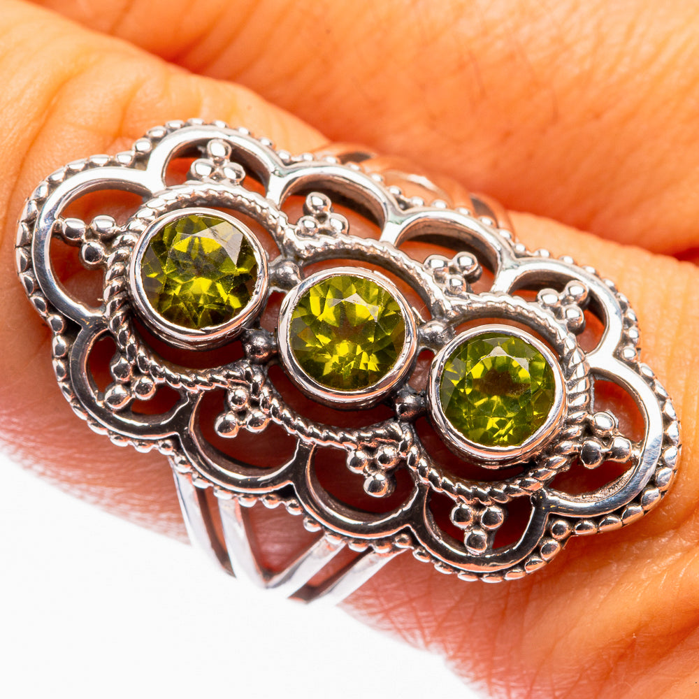 Peridot Ring Size 7.5 (925 Sterling Silver) R142125