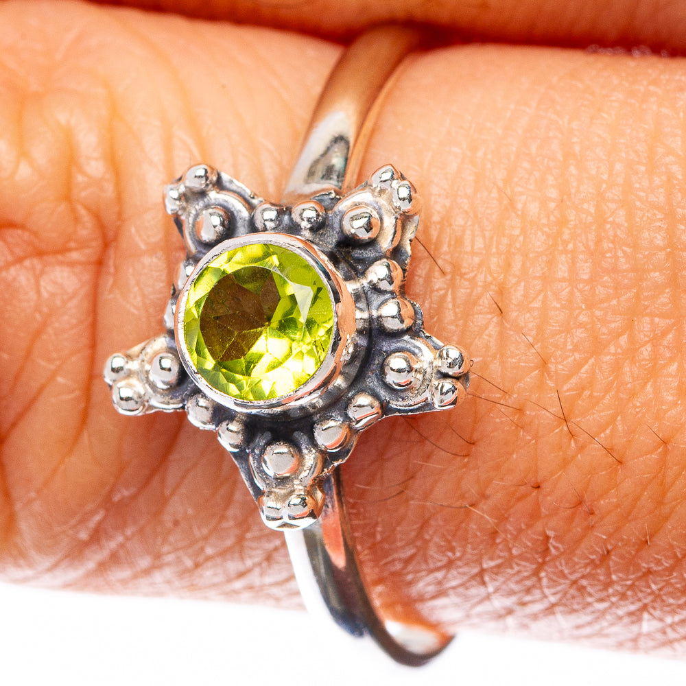 Peridot Dainty Ring Size 9.5 (925 Sterling Silver) R145030
