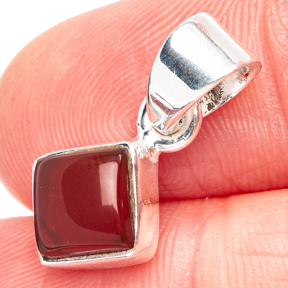 Carnelian Pendant 7/8" (925 Sterling Silver) P45428