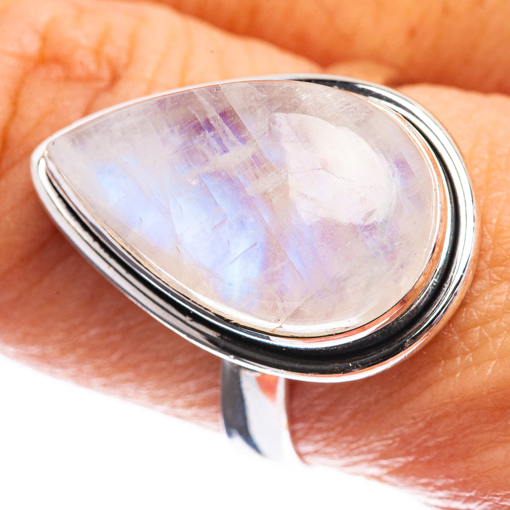 Rainbow Moonstone Ring Size 9 (925 Sterling Silver) R143104
