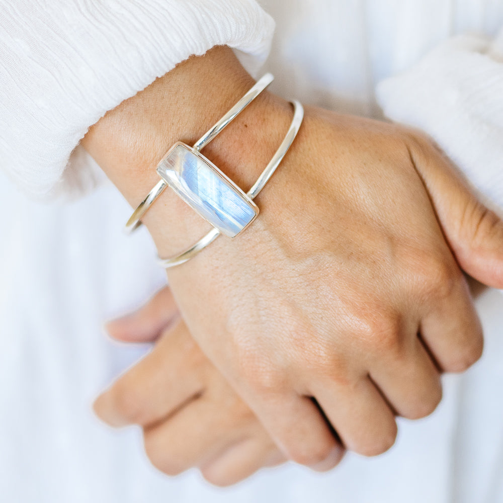 Rainbow Moonstone Cuff Bracelet (925 Sterling Silver) BR90252