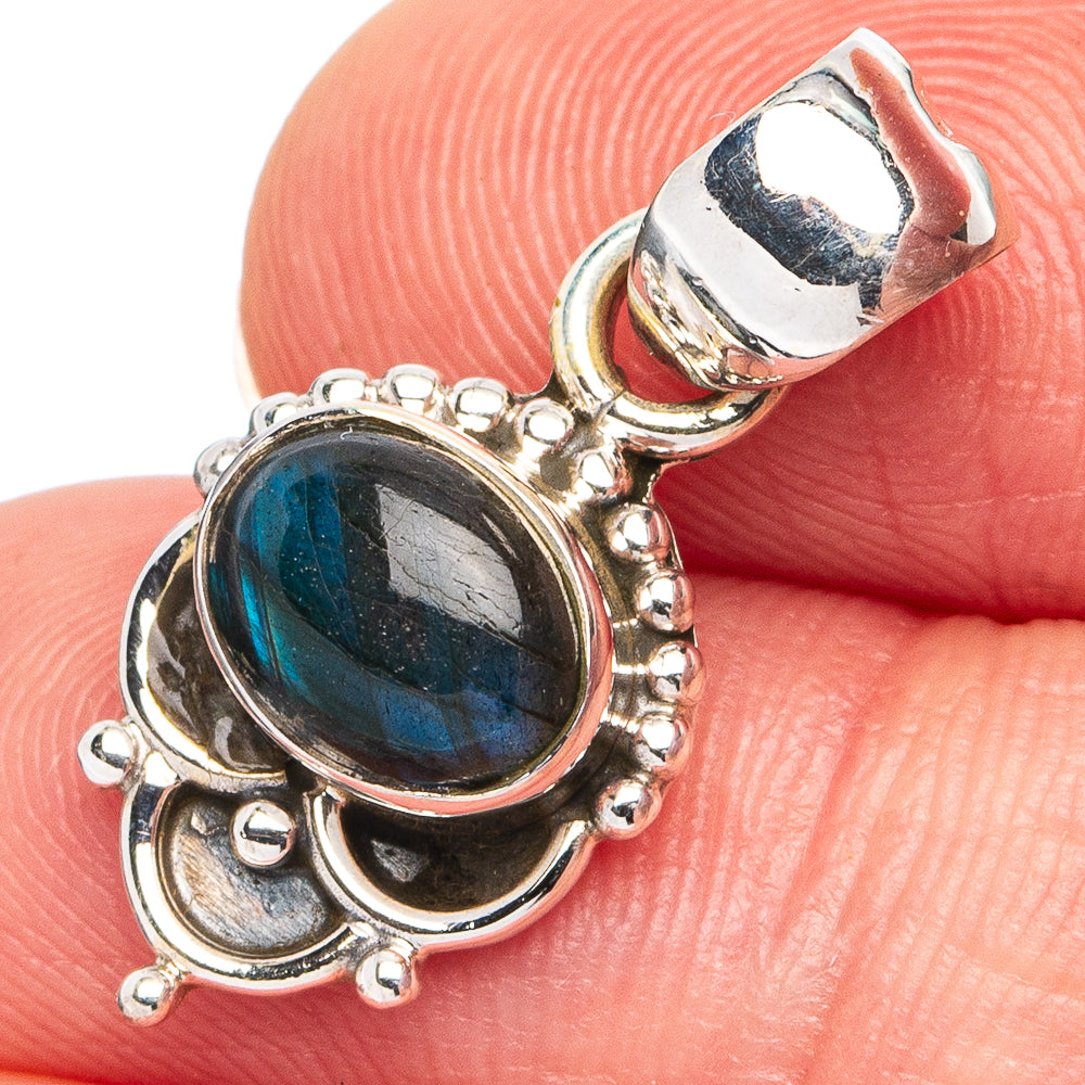 Labradorite Pendant 1" (925 Sterling Silver) P45595
