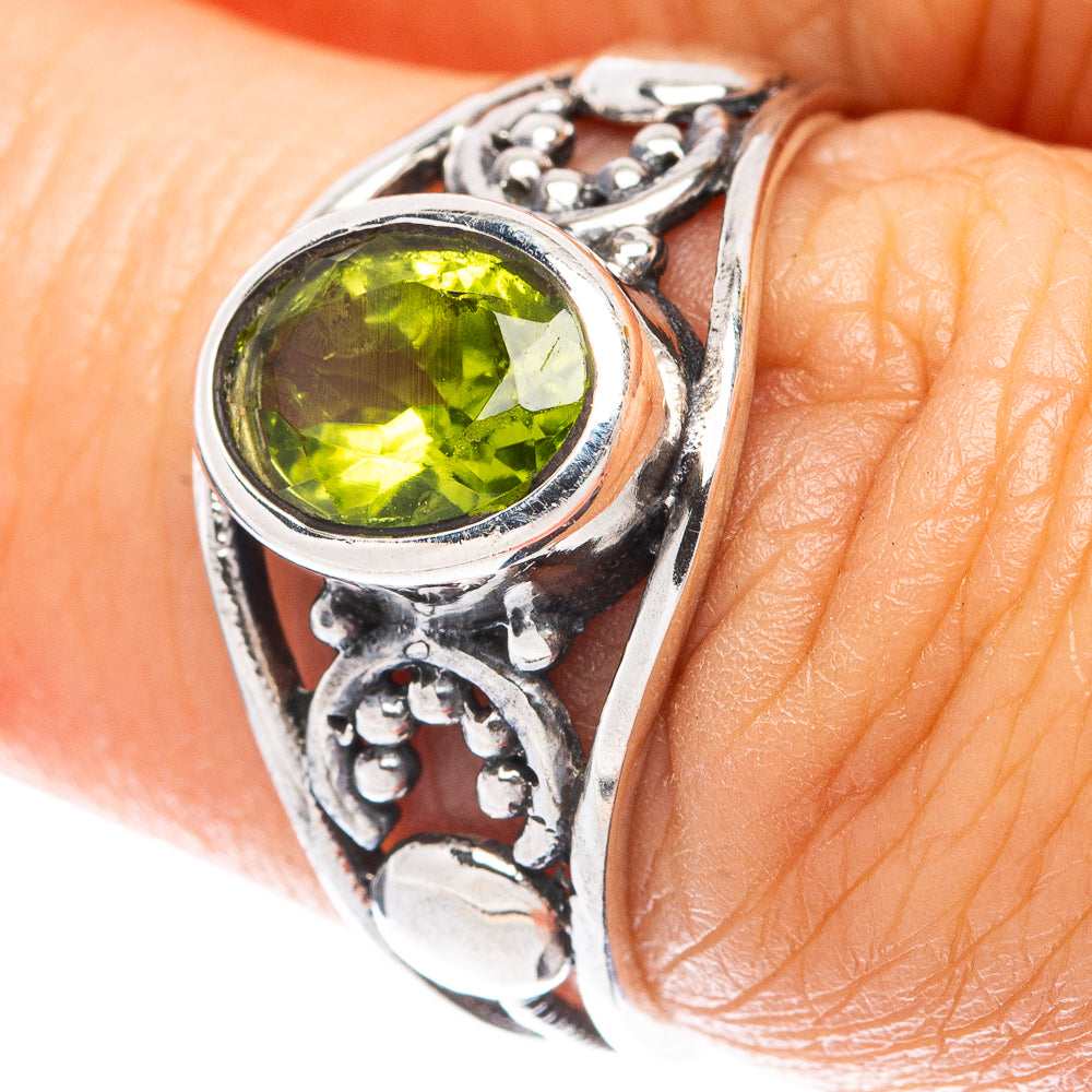 Peridot Dainty Ring Size 6.5 (925 Sterling Silver) R6017