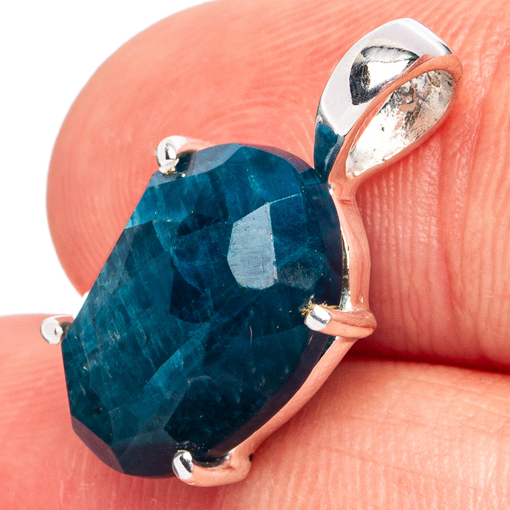 Apatite Pendant 7/8" (.925 Sterling Silver)