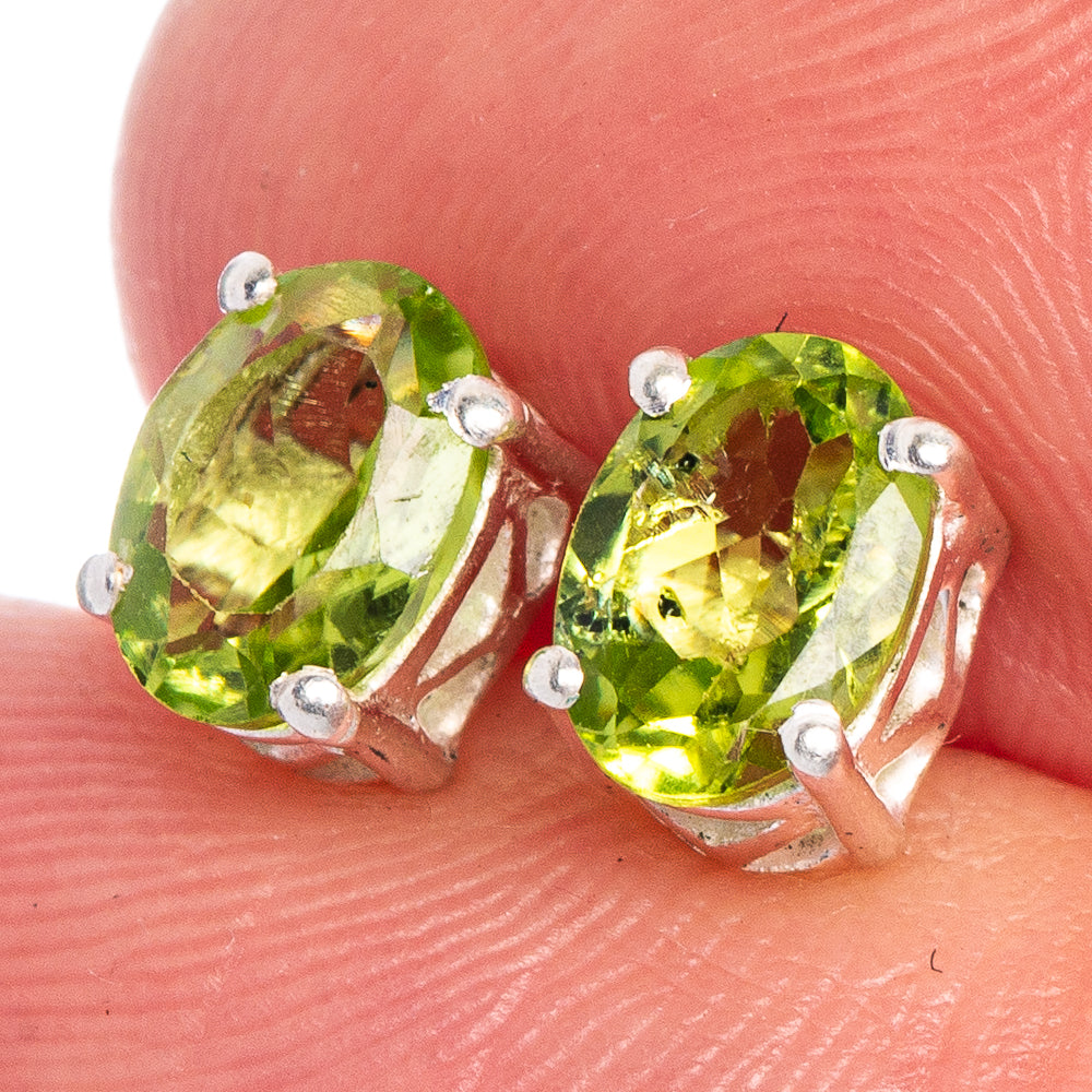 Peridot Dainty Earrings 1/4" (925 Sterling Silver) E433554