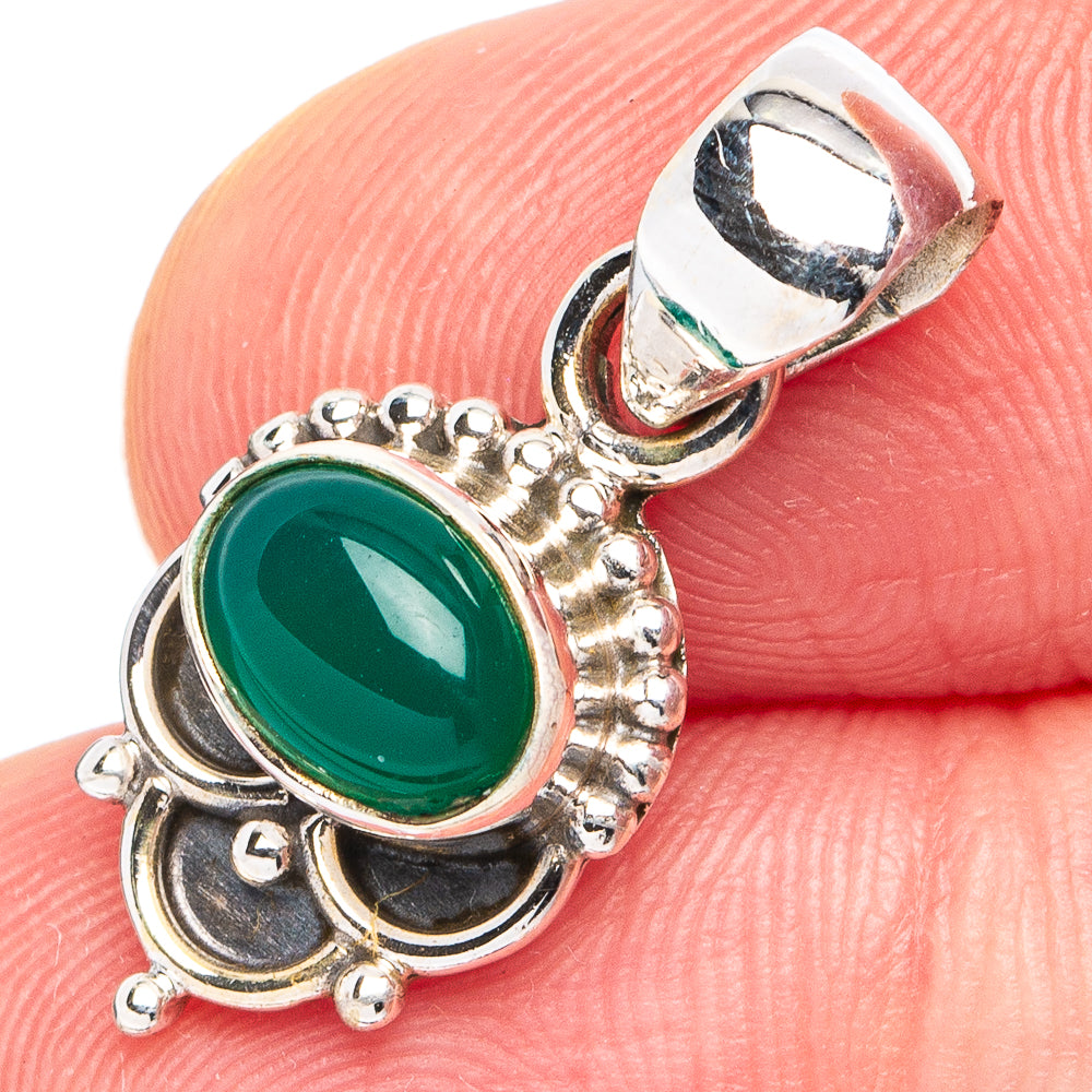 Green Onyx Pendant 1" (925 Sterling Silver) P45528