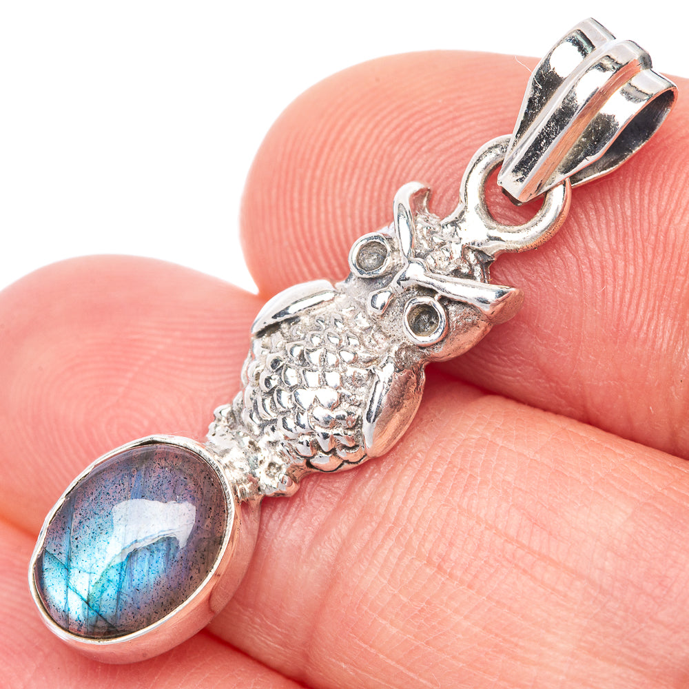 Labradorite Dainty Pendant 1 3/8" (925 Sterling Silver) P39886