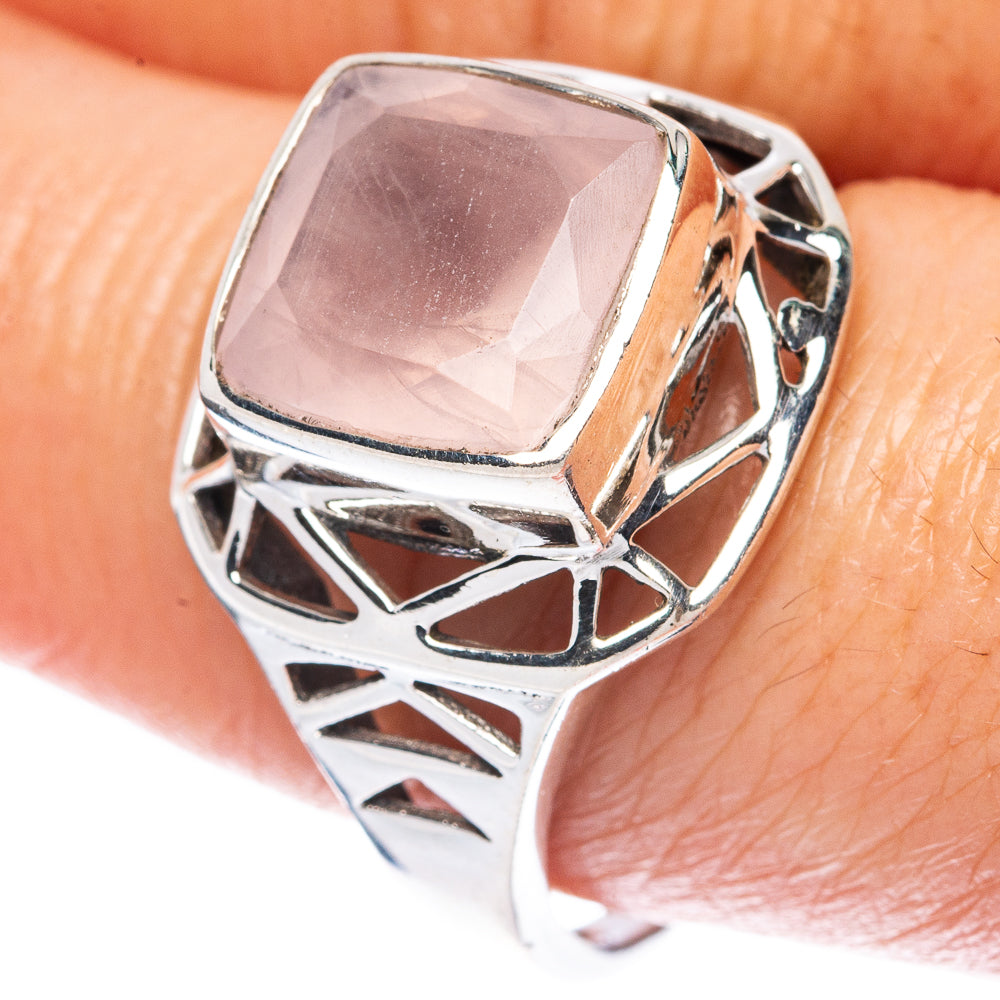 Rose Quartz Ring Size 9 (925 Sterling Silver) R2933