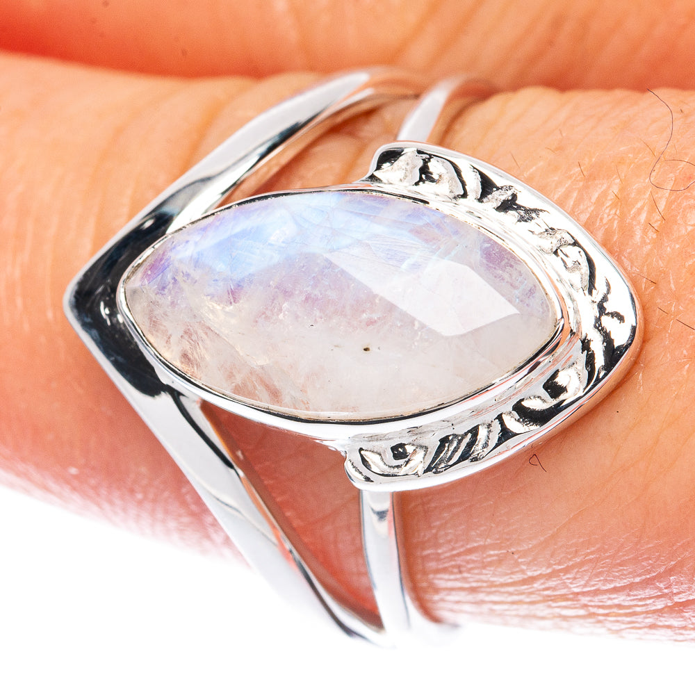 Premium Rainbow Moonstone 925 Sterling Silver Ring Size 8 (925 Sterling Silver) R2746