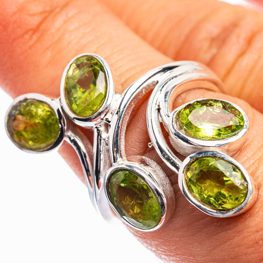Peridot Ring Size 7 (925 Sterling Silver) R142004
